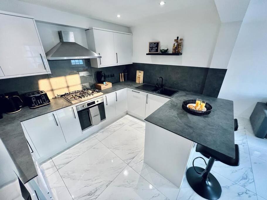2 Bed Harbourside Penthouse With Hot Tub & Stunning Roof Terrace Appartement Weymouth Buitenkant foto